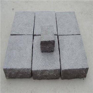 Adoquín de piedra caliza negra