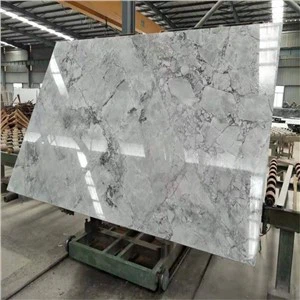 Losa grande de cuarcita súper blanca