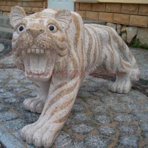 Escultura de granito amarillo tigre