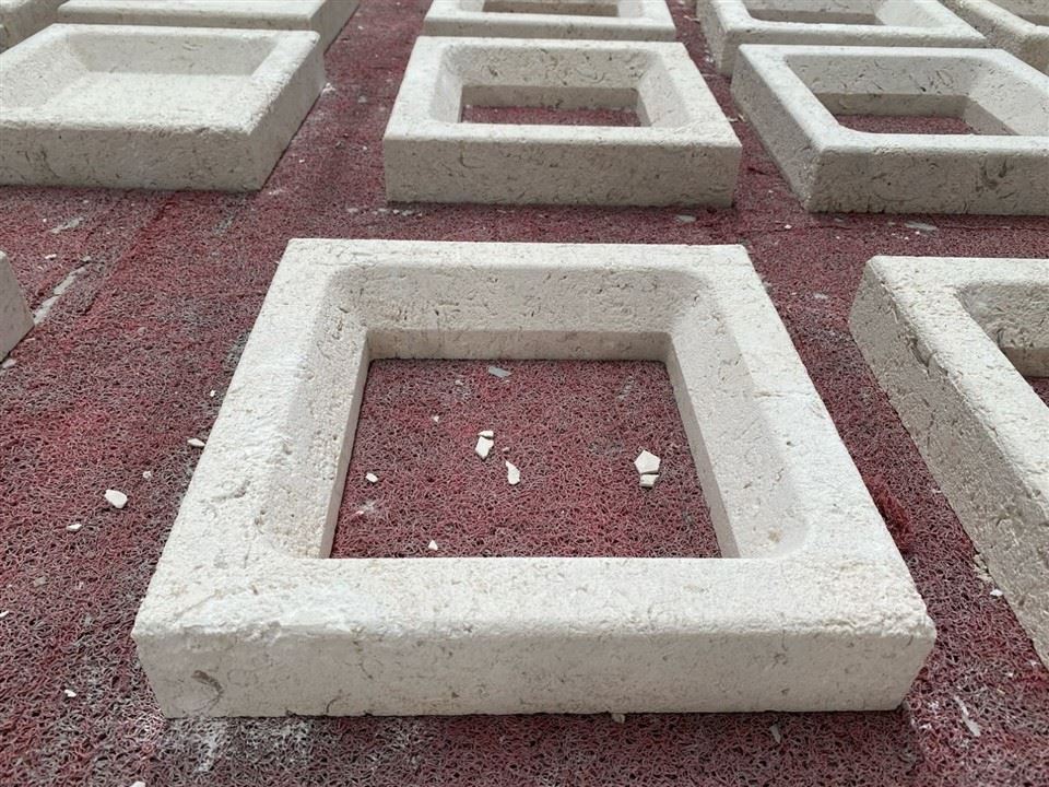 Decoración de pared de piedra caliza gris del siglo